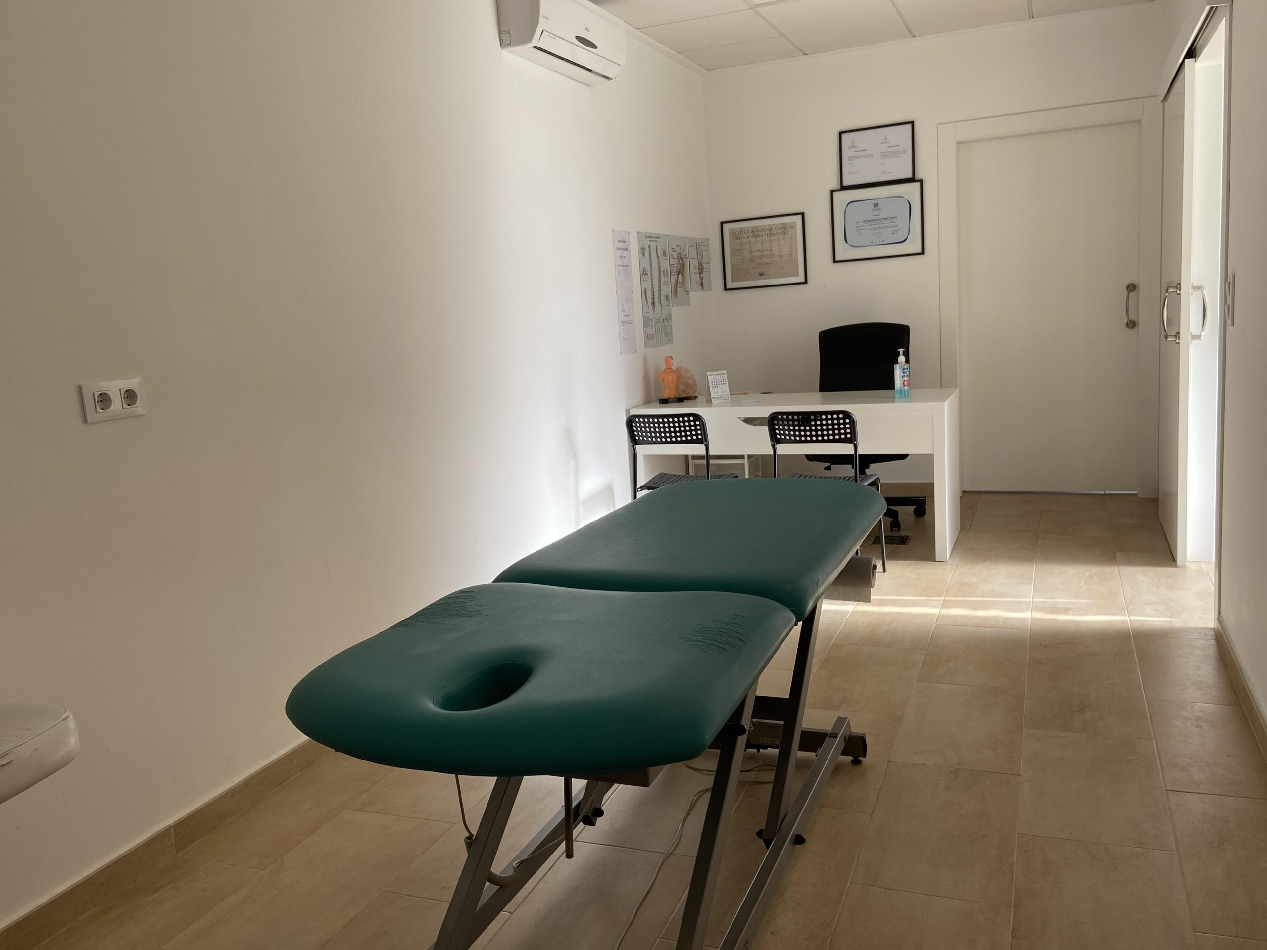 Alquiler despacho/cabina de fisioterapia